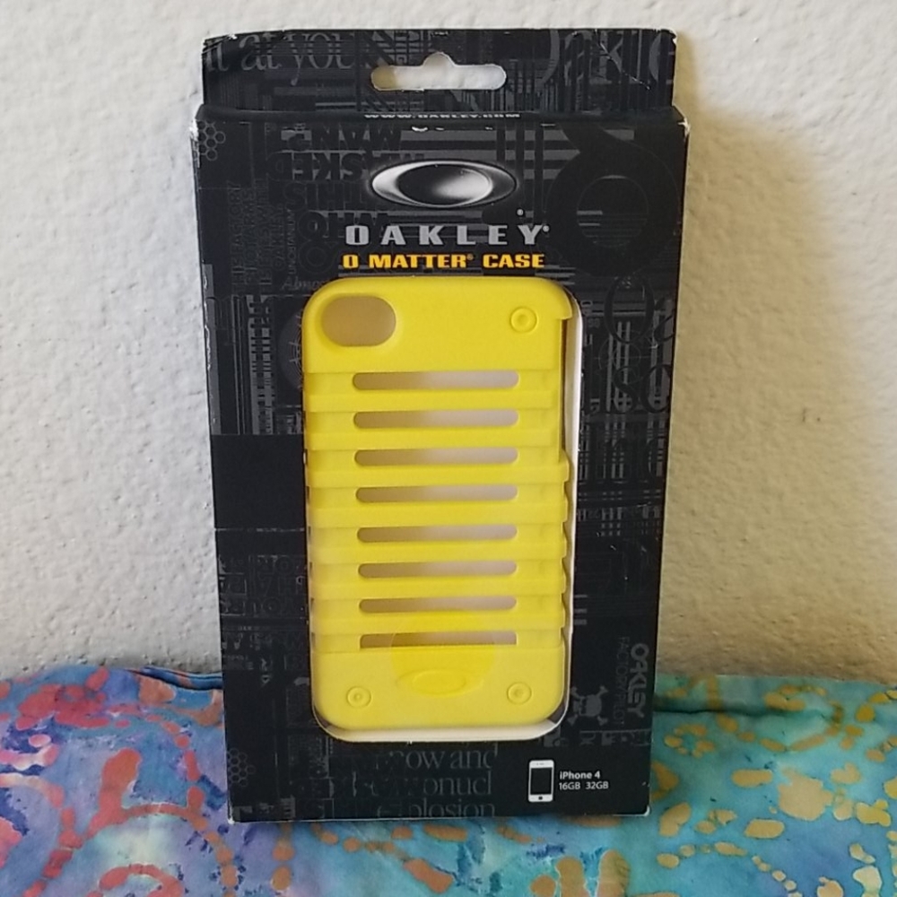 Oakley iPhone 4 case
